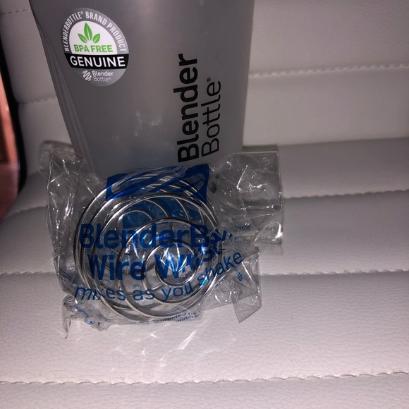 Blender Bottle - Picture 2 of 2